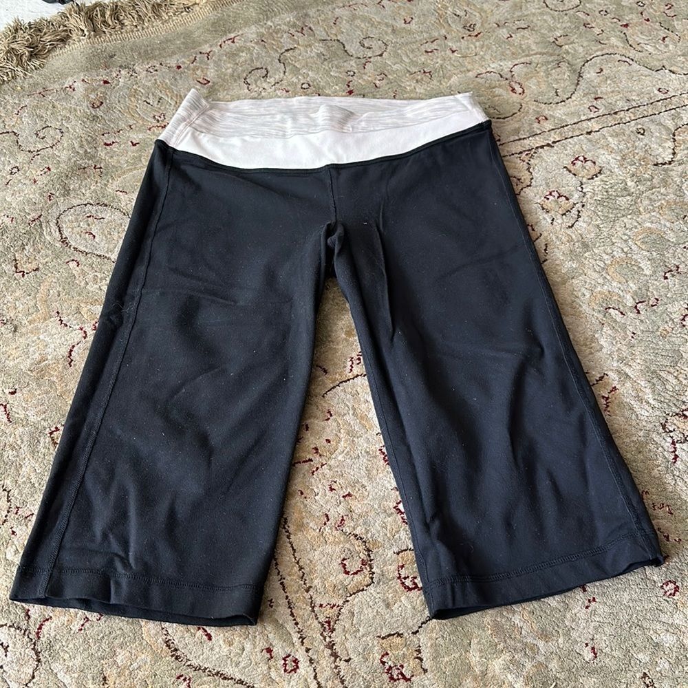 Lululemon calf length pants - black - 23”